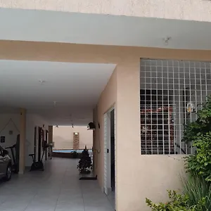 Bonito E Feliz Quarto em Acomodações Particulares